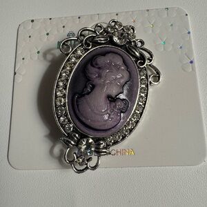 New MINT cameo brooch -purple-silver